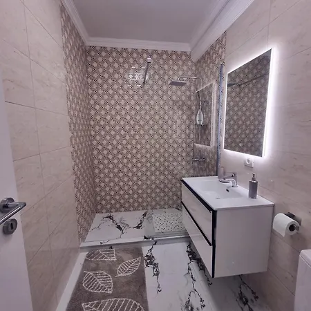 Ella New Cu Piscina & Parcare Năvodari