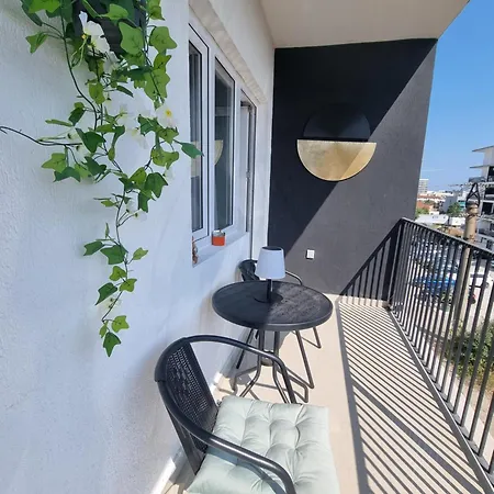 Ella New Cu Piscina & Parcare Appartamento